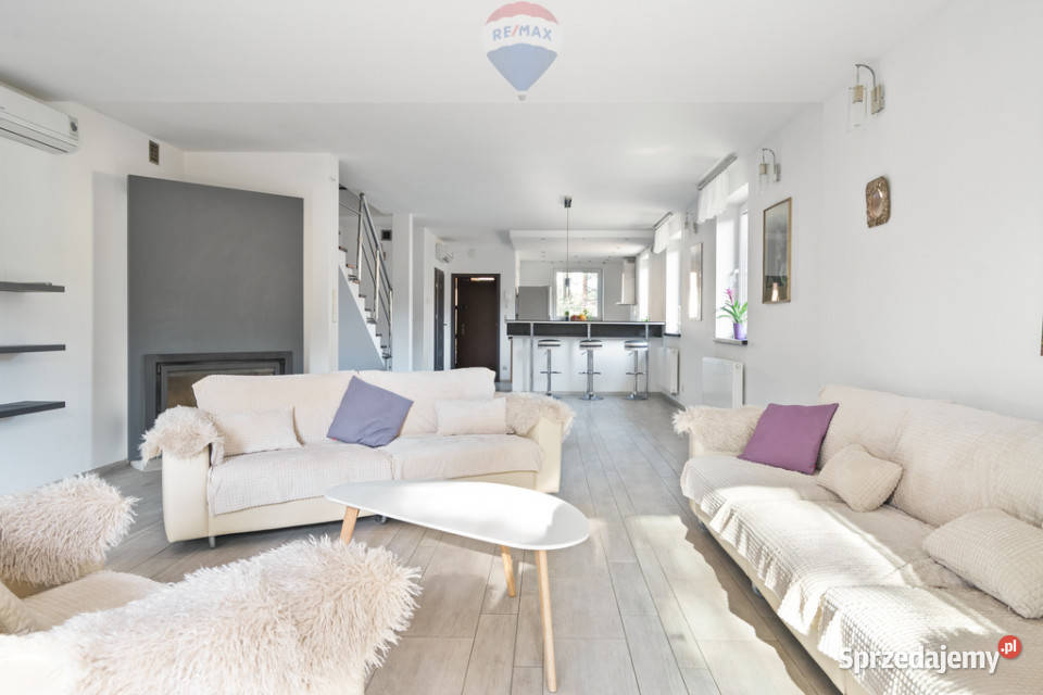 Pół bliżniaka na zamkniętym mini osiedlu Bobrowiec