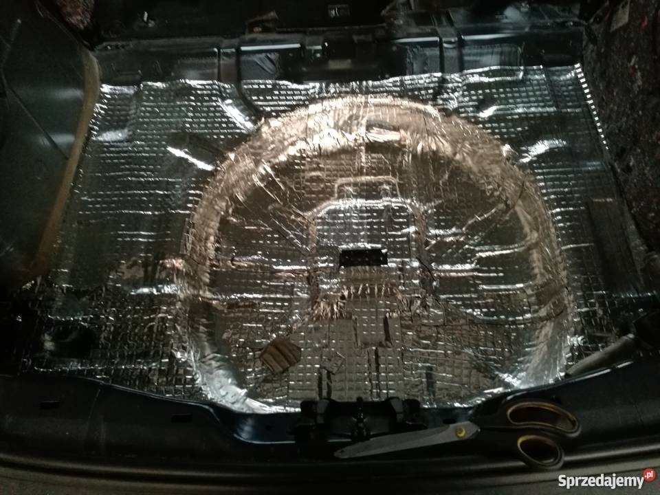 Wyciszenie wygłuszenie samochodu Car Audio i nie Warszawa tuningowanie