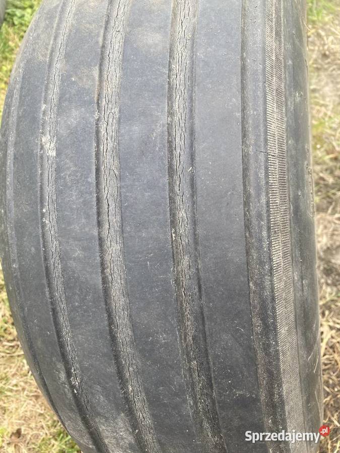 Koło do przyczepy rolniczej 38565 R225 z piastą