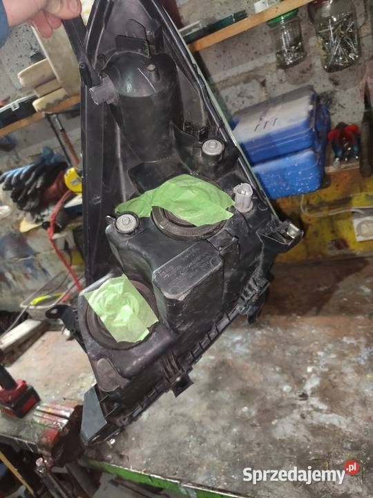 Lampa prawa przednia z Toyota Carola Verso 22 Terebiń sprzedam