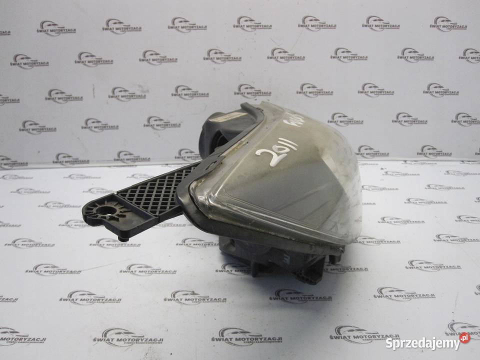 FORD FOCUS MK3 III lampa prawa przód Lampy przednie