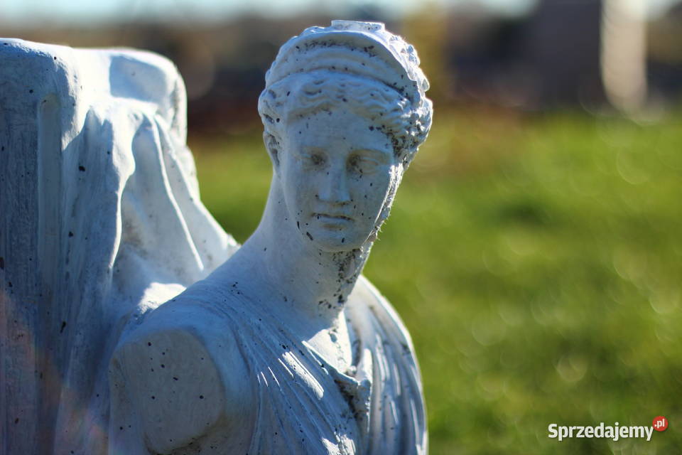 Figury rzeźby ogrodowe betonowe poidełko ptaków Goliszów