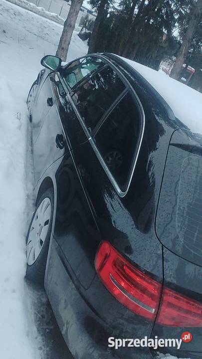 Sprzedam audi a4b8 kombi powypadkowe uszkodzony Audi Stubno