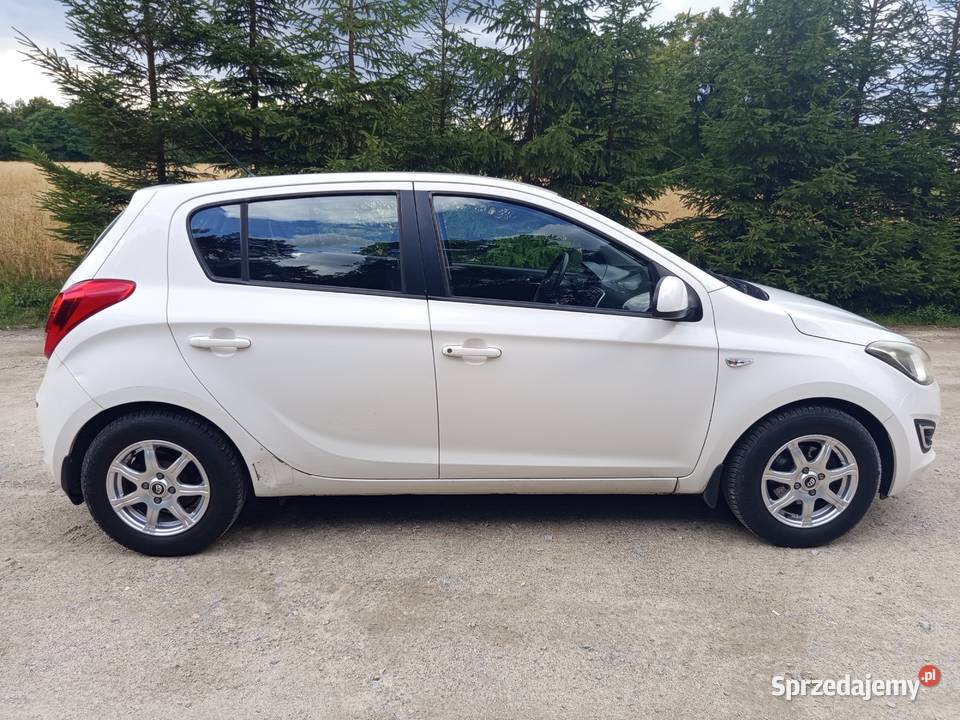 HYUNDAI i20 2012 12 benzyna 135 366 Zadbany
