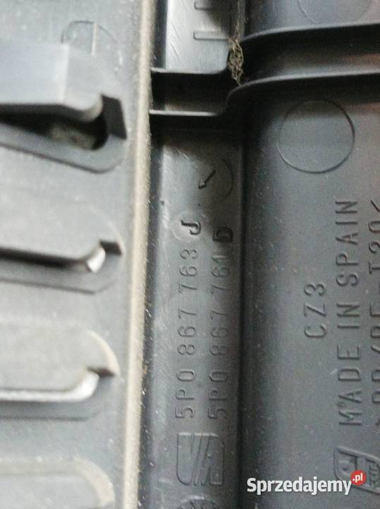 TAPICERKA BOCZEK BAGAŻNIKA LEWY PRAWY TYŁ KPL świętokrzyskie