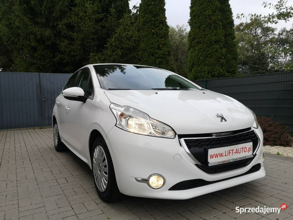 Peugeot 208 14 HDI 68 Klimatyzacja Tempomat ASR (kontrola trakcji) Strzegom sprzedam