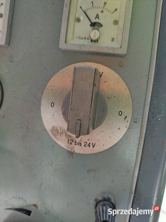 Prostownik 24 v na 12 v
