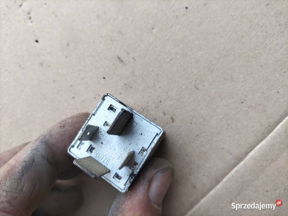 PRZEKAŹNIK AUDI SEAT SKODA VW 370 8D0951253 lubelskie Kamień-Kolonia