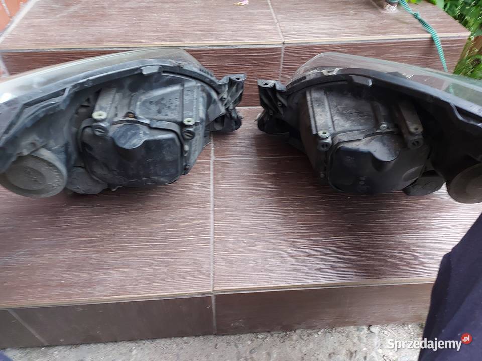 Xsenon LewyPrawy lampy reflektory HELLA Opel Tychy sprzedam