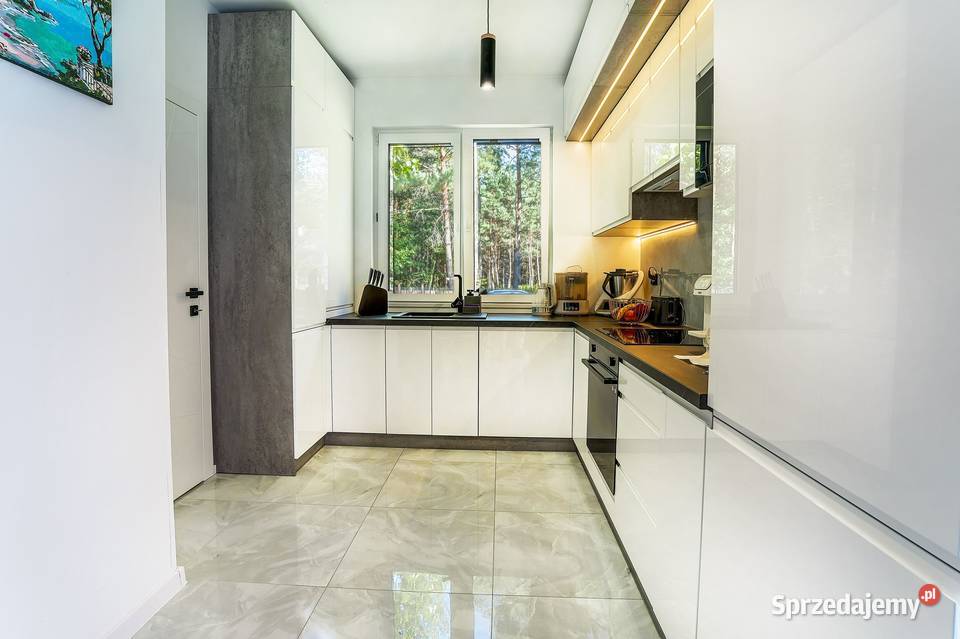 Czerwona WolaNowoczesnydom rzekąlasprywatność utwardzona Czerwona Wola