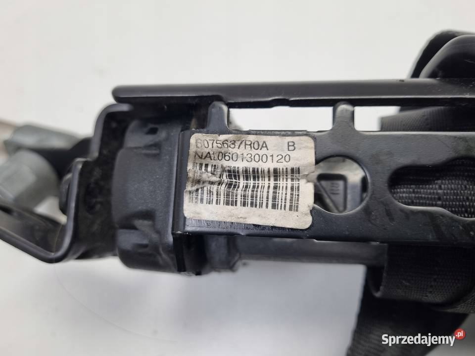 Volvo S60 I XC70 I V70 II lift PRAWY PAS