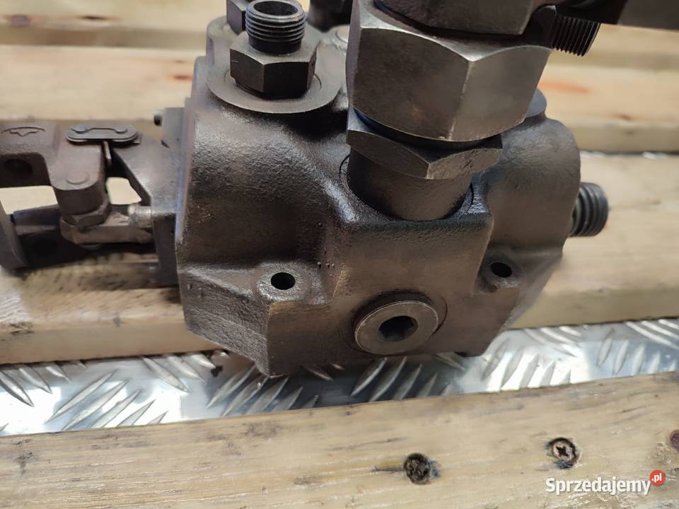 Rozdzielacz hydrauliczny monoblok PC2001777 006 Wilkowo sprzedam