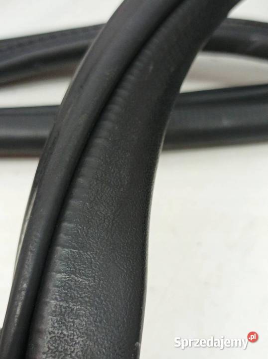 USZCZELKA DRZWI PRAWY LEWY PRZÓD KPL Suzuki