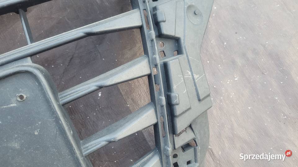 AUDI A3 8V ATRAPA GRILL PRZÓD 8V3853651 1322 osobowe Części samochodowe Ruda Śląska sprzedam