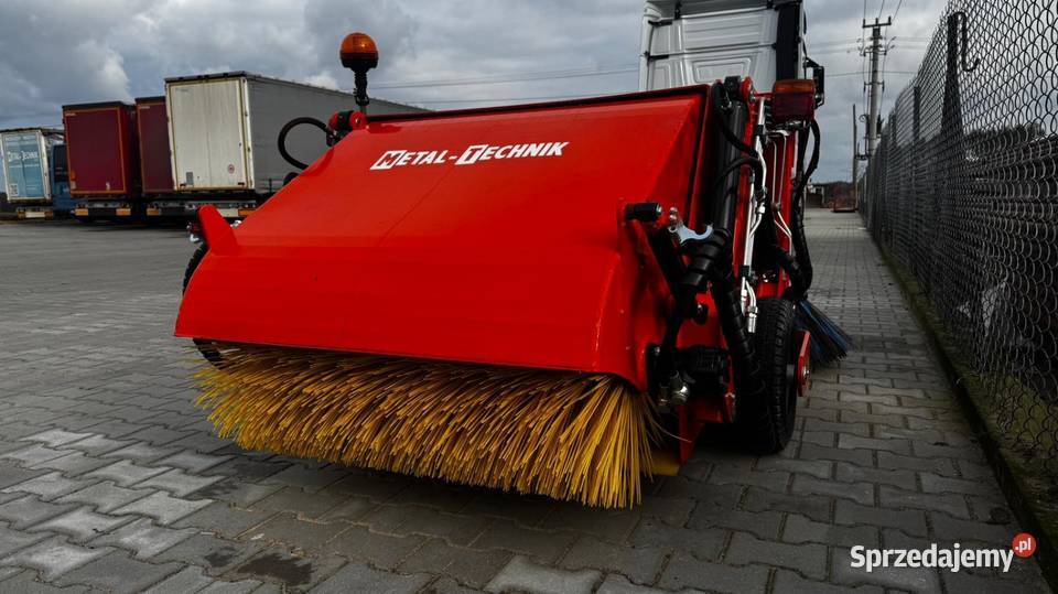 Zamiatarka komunalna MT1 z koszem na odpady łódzkie Mroczków Duży