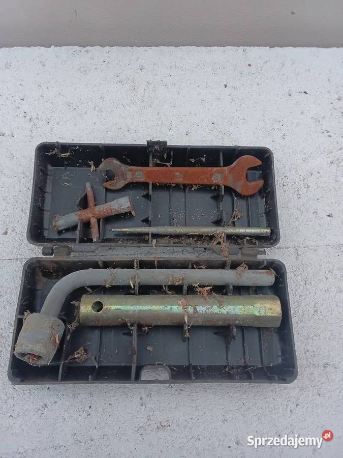 Fiat 126p zestaw kluczy Milejewo