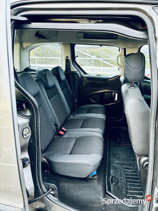 Bezwypadkowy serwisowany sprawna klimatyzacja Pielgrzymowice