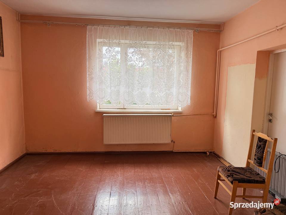 Dom jednorodzinny z budynkami gospodarczymi Dąbrowice Stare