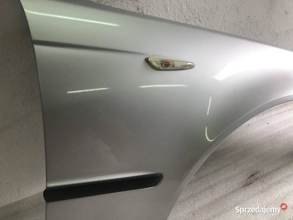 BŁOTNIK PRAWY PRZÓD BMW E46 3547