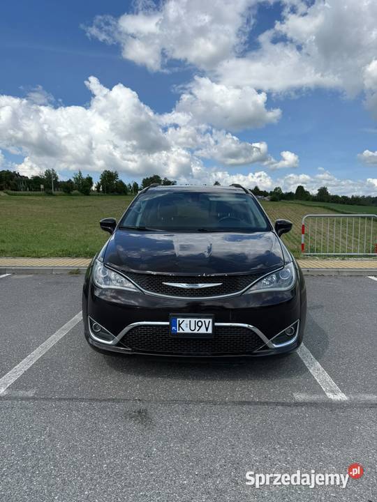 CHRYSLER PACIFICA TOURING L 36 2017 okazja tanio Węgrzce