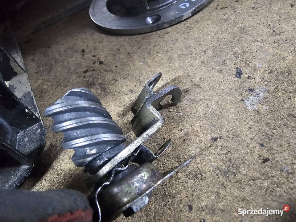Suzuki RG 80 wysprzęglik sprzęgło popychacz rg80