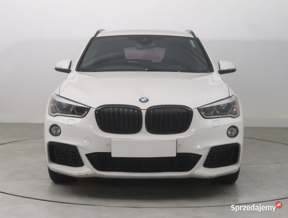 BMW X1 sDrive18i reflektory ksenonowe Bielany Wrocławskie