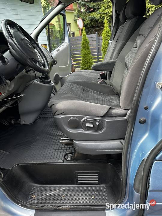 Renault trafic 9 os 2xklima long Szczytna
