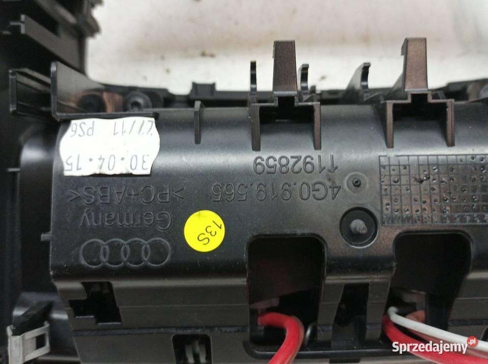 POPIELNICZKA RAMKA TUNELU GNIAZDO 12V Audi A6 IV świętokrzyskie sprzedam