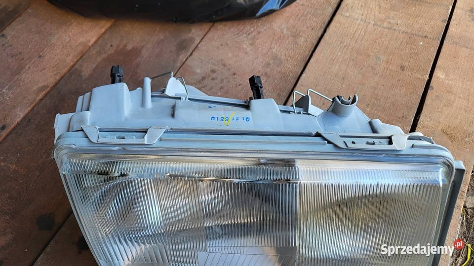 Reflektor prawy lampa W124 mercedes