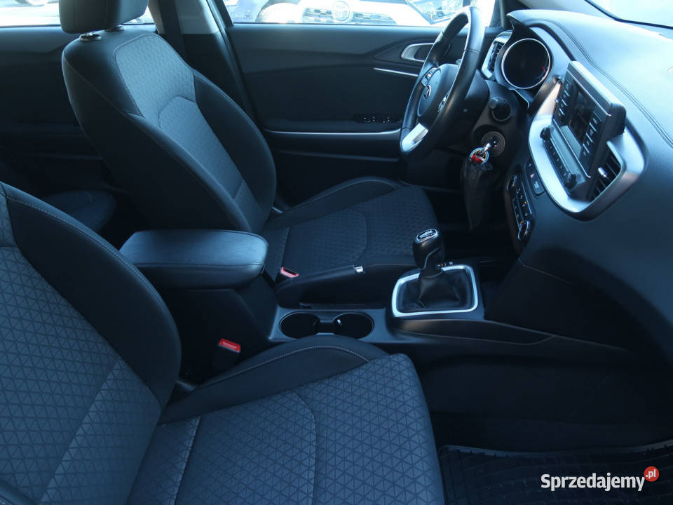 Kia Ceed 16 CRDi MHEV wielofunkcyjna kierownica mazowieckie