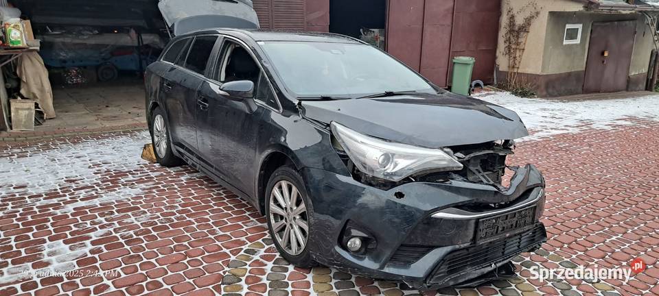 Toyota avensis t27 uszkodzona lewa strona Olsztyn