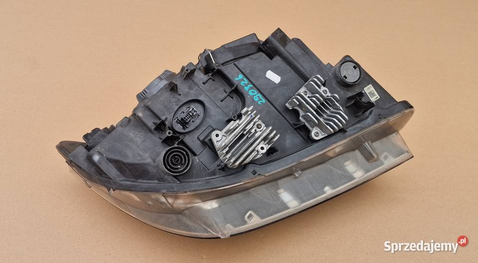 BMW X1 E84 LIFT XENON NIESKRĘTNY LEWY REFLEKTOR Bieleń sprzedam