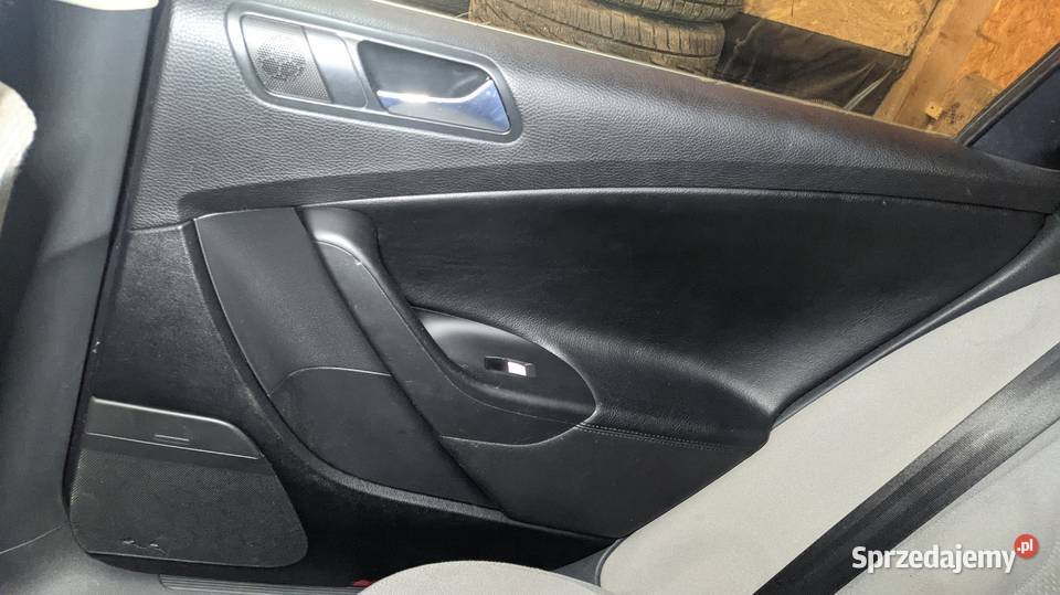 Boczki czarne skórzane passat b6 kombi Pozostałe Sanok