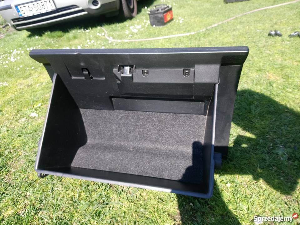 Schowek pasażera mondeo mk3 stan idealny Kalety