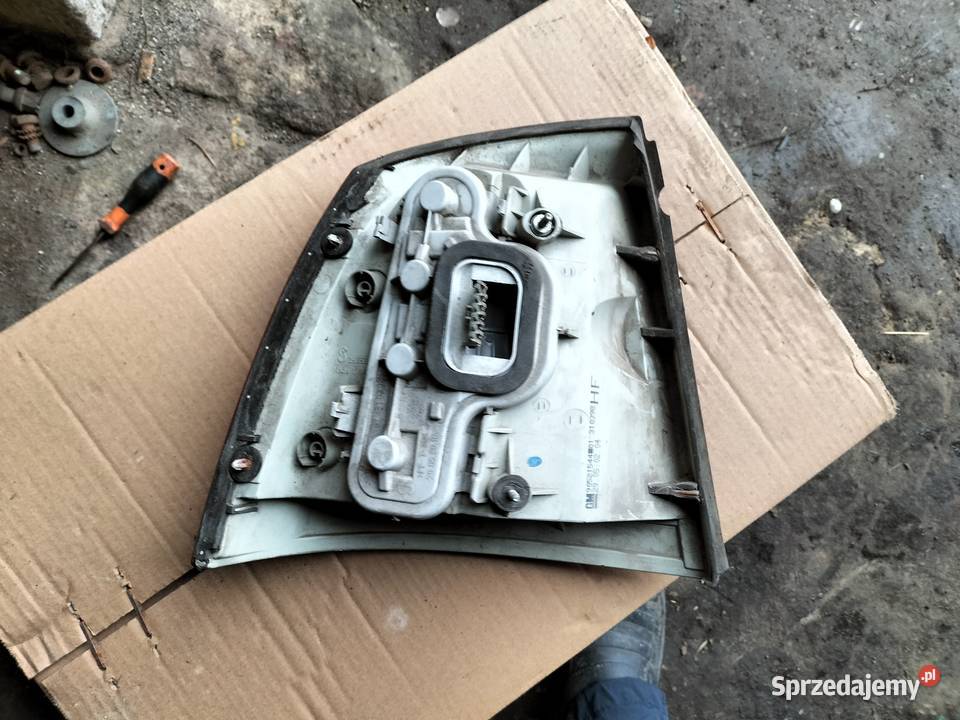LAMPA TYŁ TYLNA PRAWA OPEL ASTRA II G 90521544 lampy tylne Kamień-Kolonia