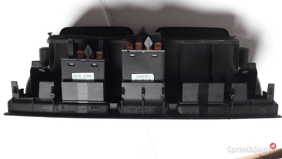 Kratki kratka nawiewu Golf 4 Bora środkowa