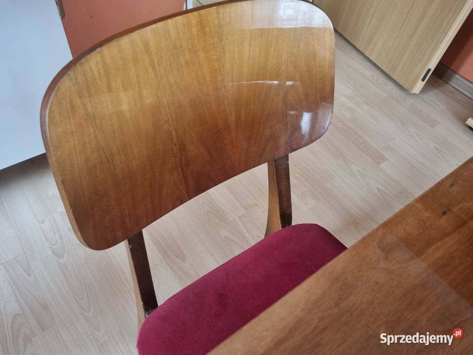 Stółz sześcioma krzesłami Kielce