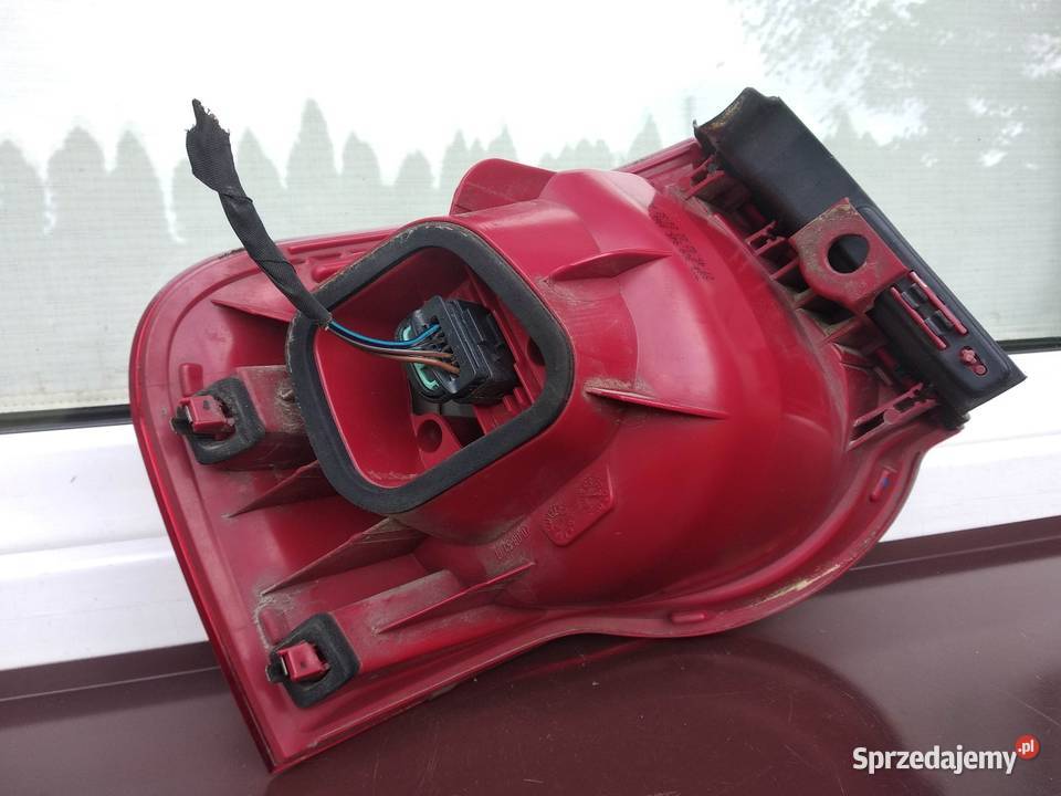 VW Passat B6 kombi Variant lampa tył tylna prawa Sieradz