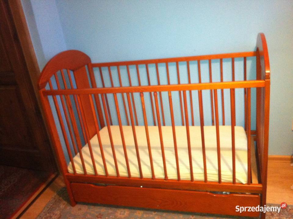 Wygodne i stabilne Łóżeczko drewniane Klupś Kraków