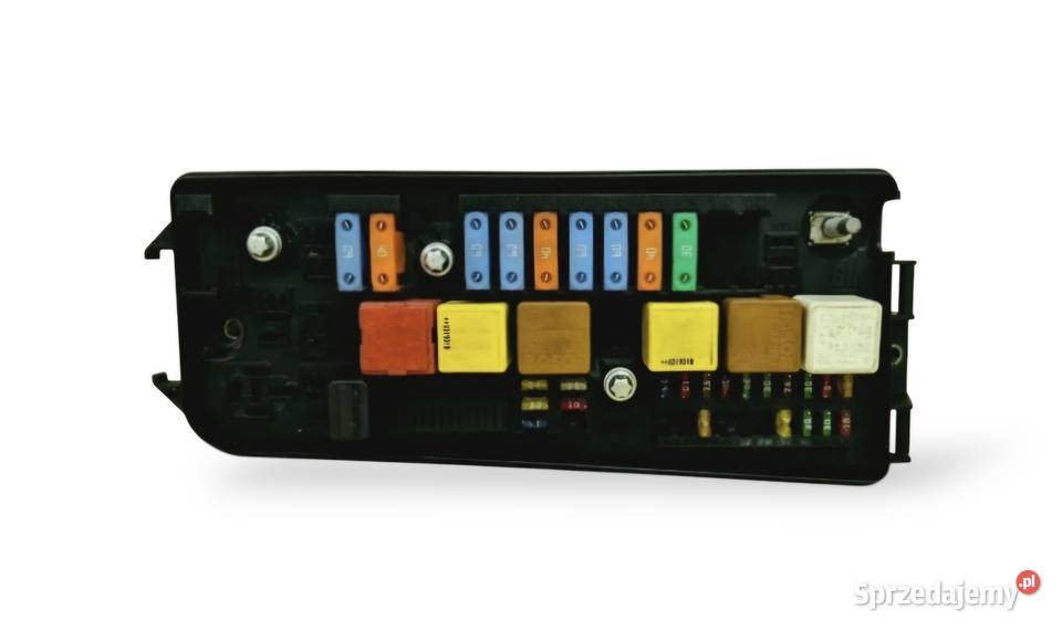 SKRZYNKA BEZPIECZNIKÓW OPEL VECTRA C SIGNUM Skrzynki bezpieczników Działoszyce