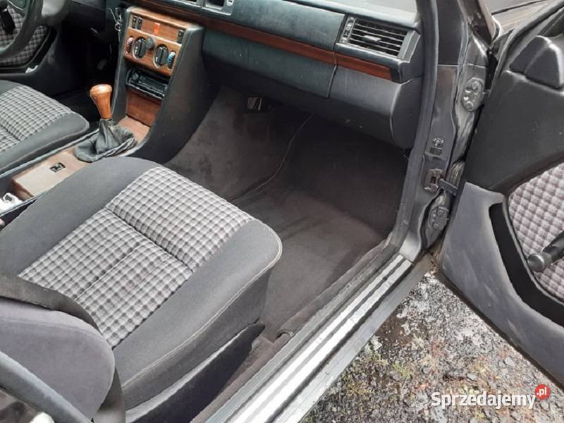 MERCEDES 124 25 DIESEL LEGENDA Rok produkcji 1992 Bolesławiec