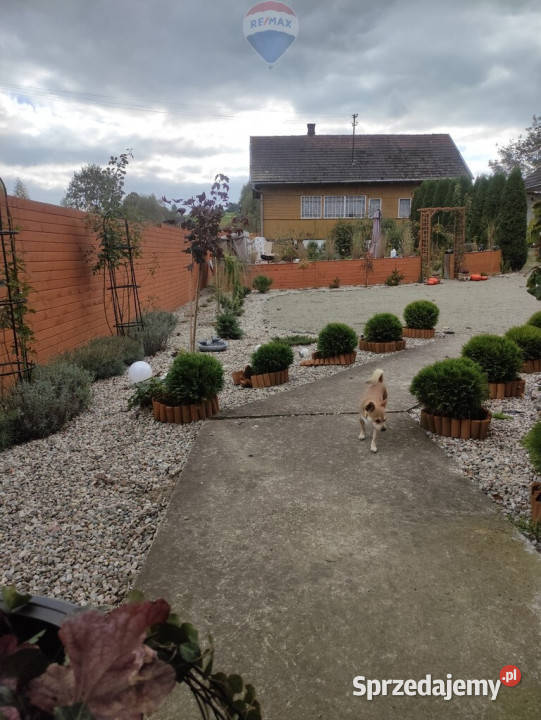 Dom do remontu duży budynek gospodarczy