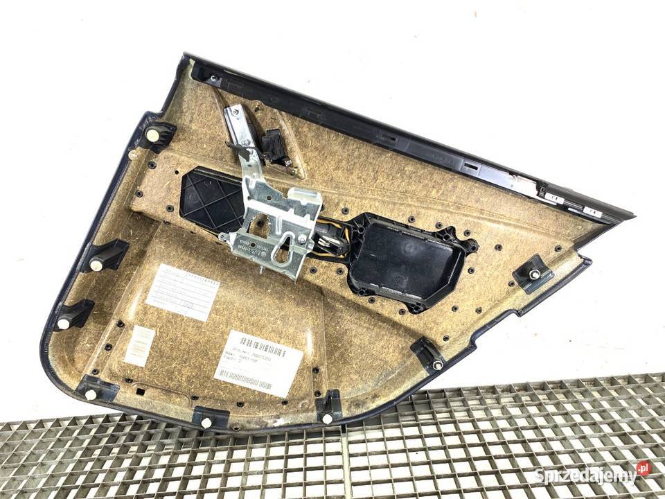 BOCZEK DRZWI LEWY TYŁ BMW E60 Hatchback 0310