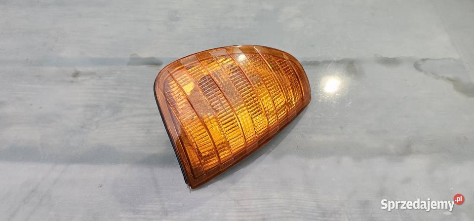 Kierunkowskaz prawy przód hella mercedes w123 Zbąszyń