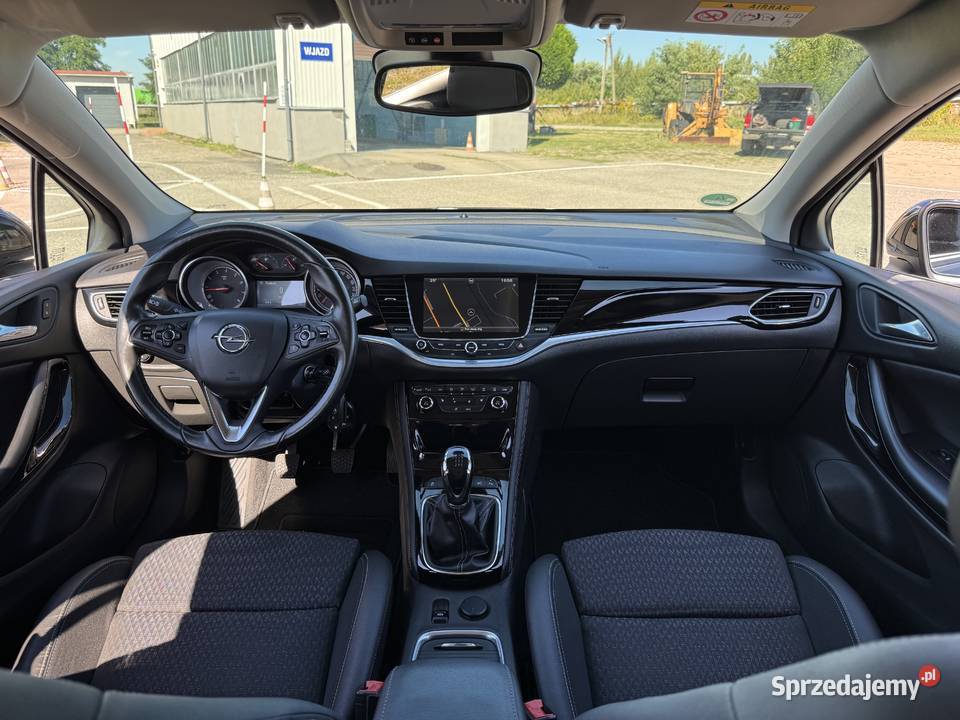 Opel Astra 14 BENZYNA Klimatronik Nawigacja czujnik martwego pola Konin