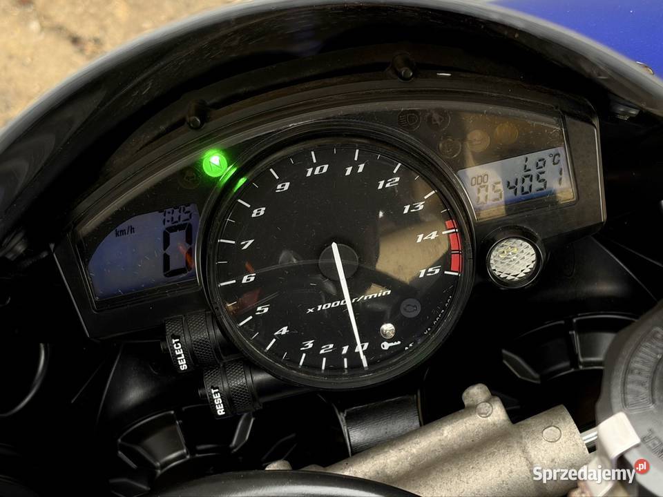 Yamaha YZF R1 RN12 ładny egzemplarz oferuje łódzkie Nowe Ostrowy