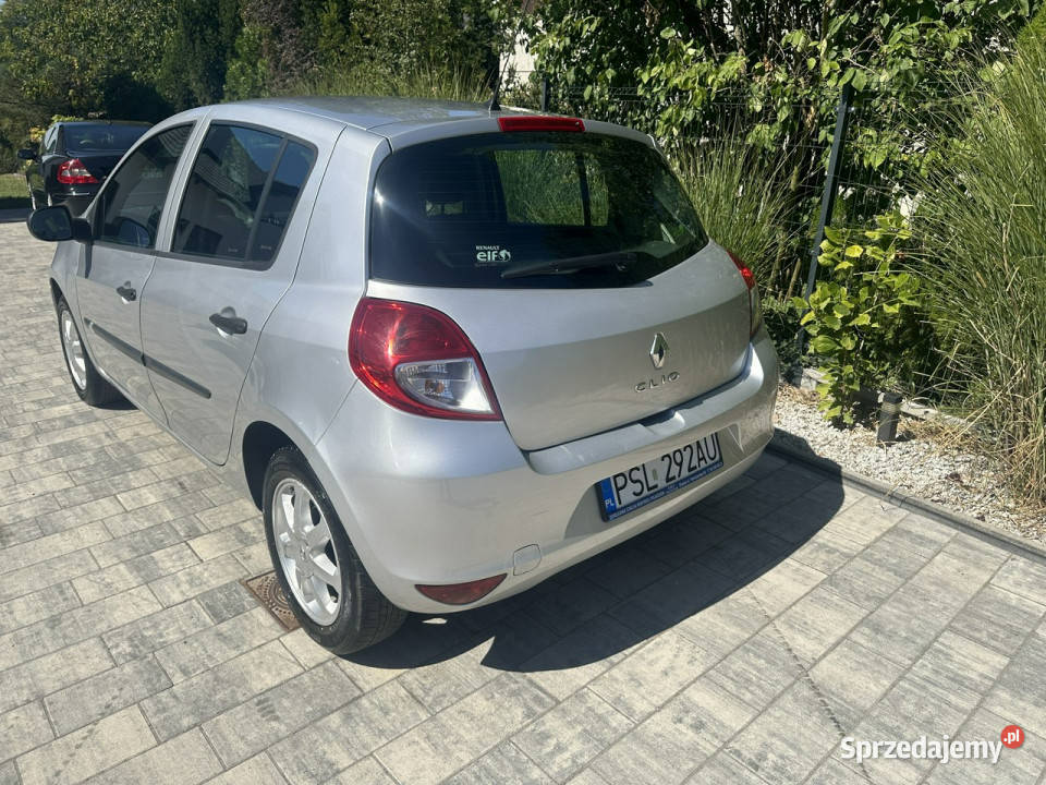 Renault Clio BEZWYPADKOWE Niski oryginalny lakier metallic Poznań