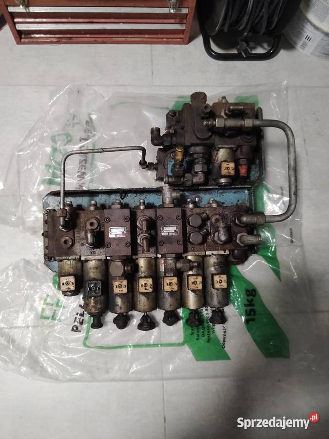 Rozdzielacz hydrauliczny sieczkarnia Mengele Giby