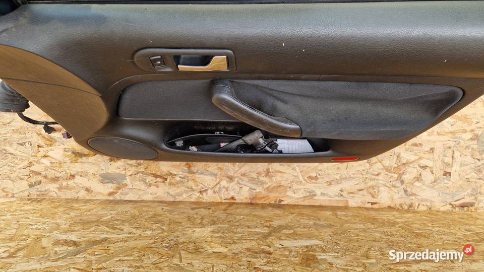 VW GOLF 4 IV KOMBI 5D DRZWI PRZÓD PRAWE PRAWY Słowikowo sprzedam
