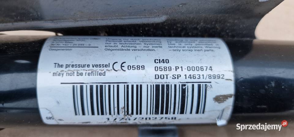 MERCEDES W205 W213 GAŚNICA SILNIKA NABÓJ Silniki i osprzęt Bieleń